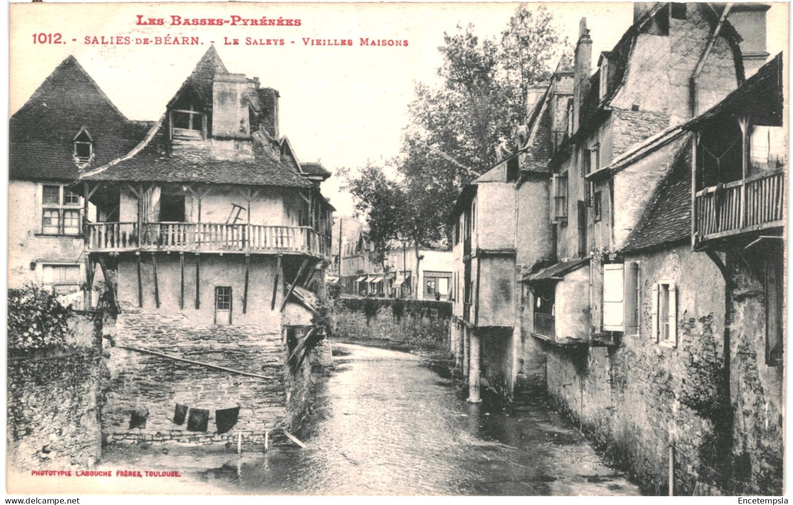 CPA Carte Postale France  Salies-de-Béarn   Le Saleys Vieilles Maisons VM80142 - Salies De Bearn