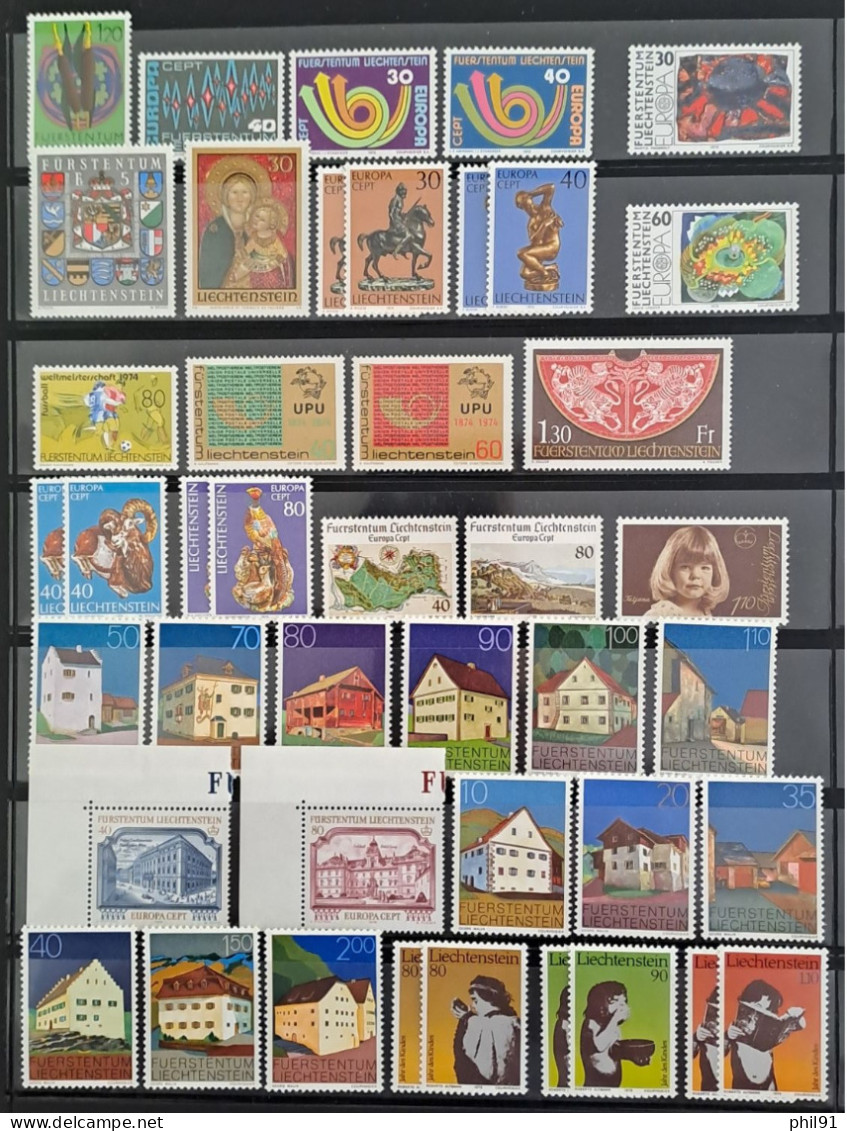 LIECHTENSTEIN    Petite Collection De Timbres Ehre Les Années 1941 Et 1993 - Sammlungen