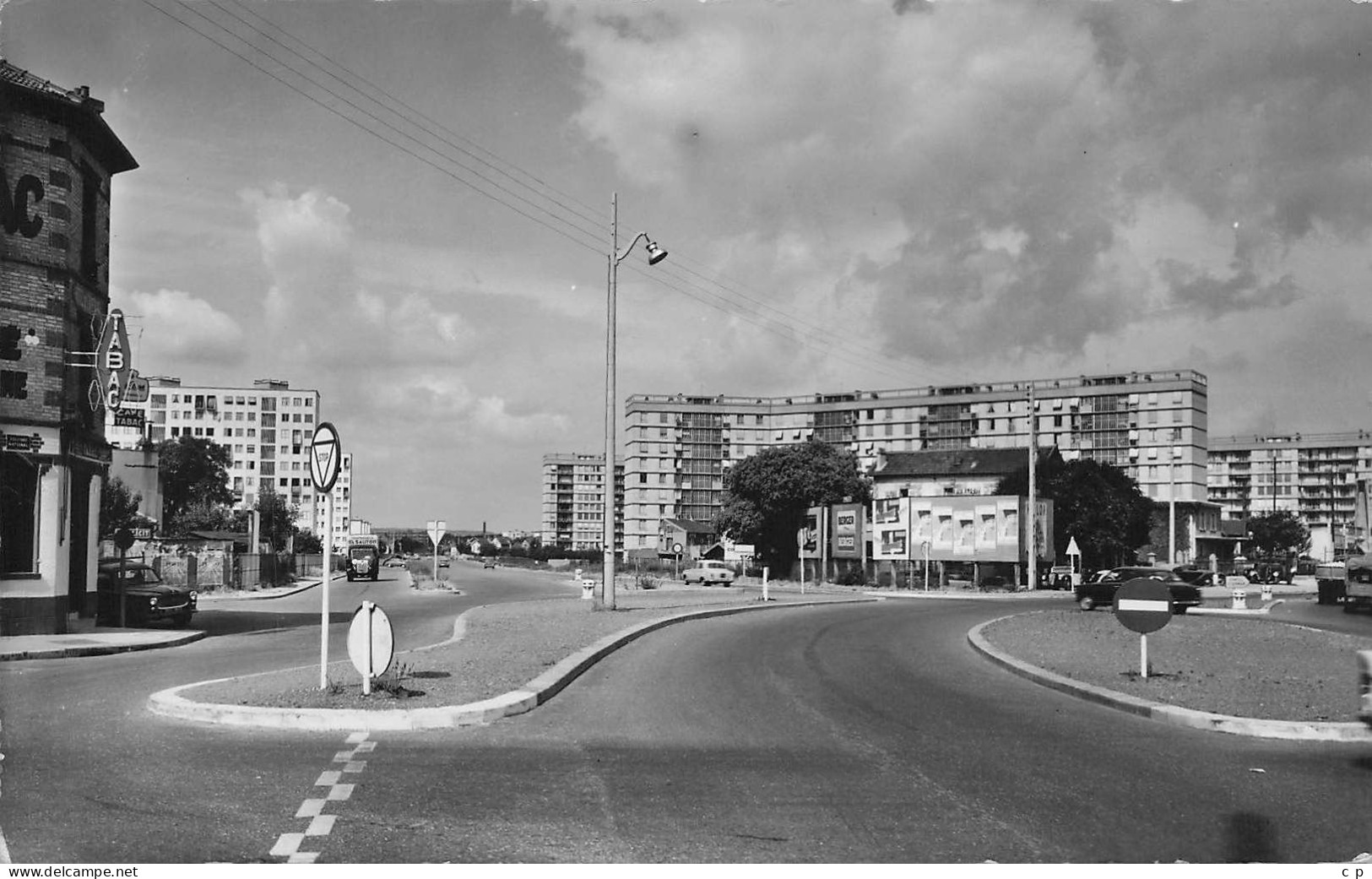 Nanterre -   Carrefour De La Boule  -  Tabac - CPSM °J - Nanterre