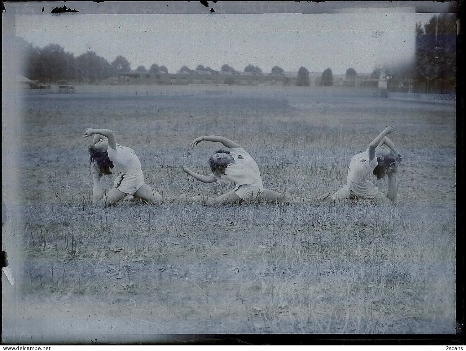 92 CLICHY - Ensemble de 12 PLAQUES DE VERRE anciennes (1943) - STADE DE CLICHY, gymnastique, sport - Issy-les-Moulineaux