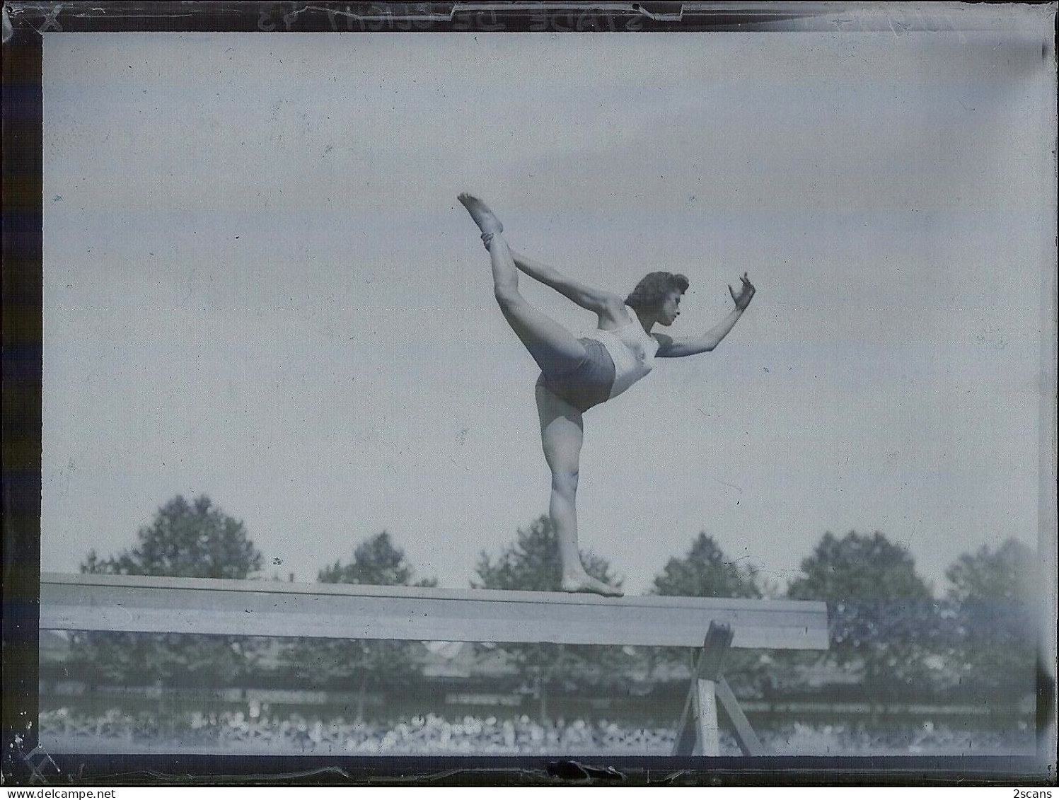 92 CLICHY - Ensemble de 12 PLAQUES DE VERRE anciennes (1943) - STADE DE CLICHY, gymnastique, sport - Issy-les-Moulineaux