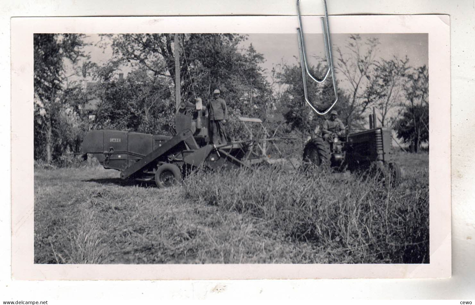 PHOTO TRACTEUR AGRICOLE LA VIE RURALE TRACTEUR JOHN DEERE AVEC MOISSONNEUSE-BATTEUSE CASE - Beroepen