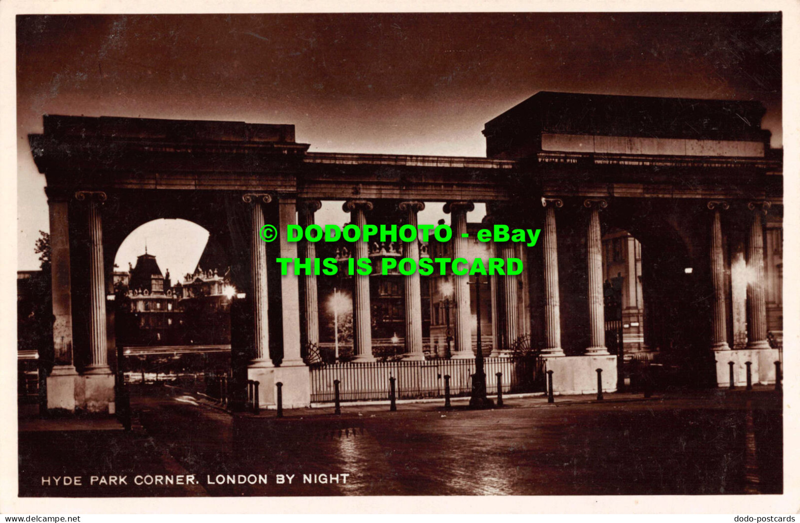 R536980 Hyde Park Corner. London By Night. RP - Other & Unclassified