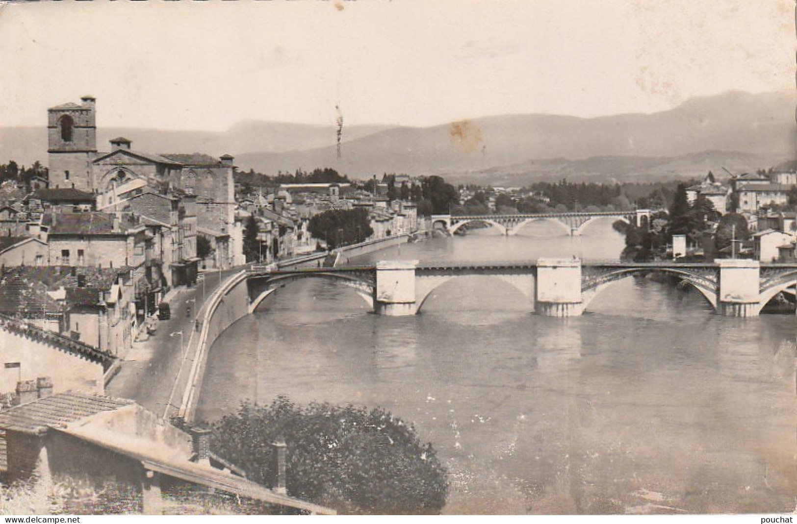 BE20 -(26) ROMANS - VUE SUR LES DEUX PONTS ET LE VERCORS    - 2 SCANS - Romans Sur Isere