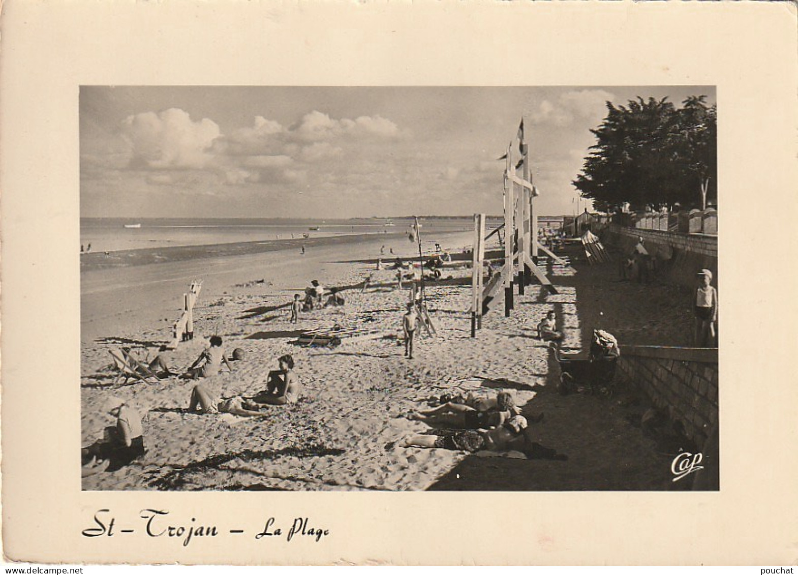 AL25 -(17) ST TROJAN -  LA PLAGE -  BAIGNEURS  - JEUX DE PLAGE   -  2 SCANS - Autres & Non Classés