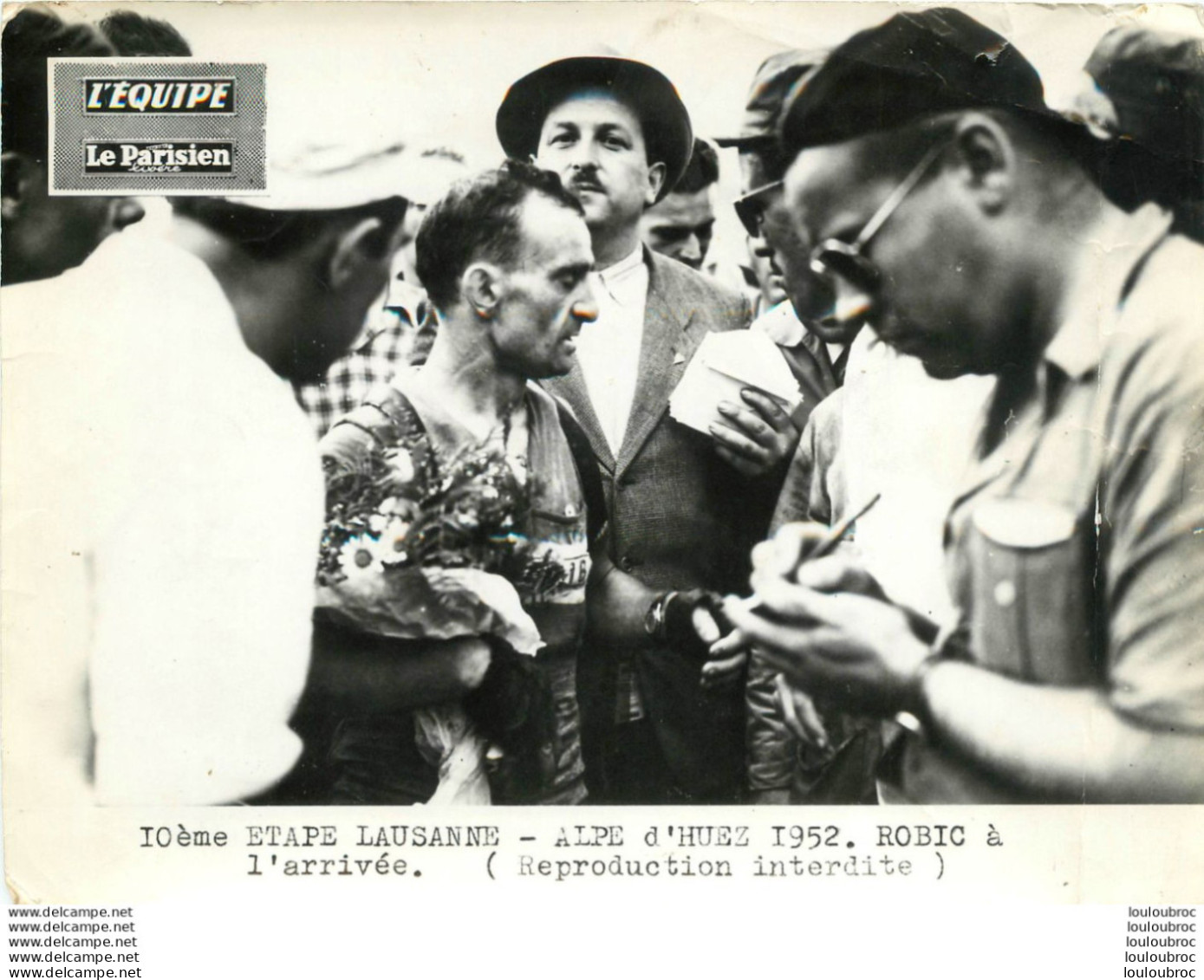 TOUR DE FRANCE 1952 ROBIC A L'ARRIVEE 10ème ETAPE PHOTO DE PRESSE ORIGINALE ARGENTIQUE  20X15CM EQUIPE  LE PARISIEN - Sport