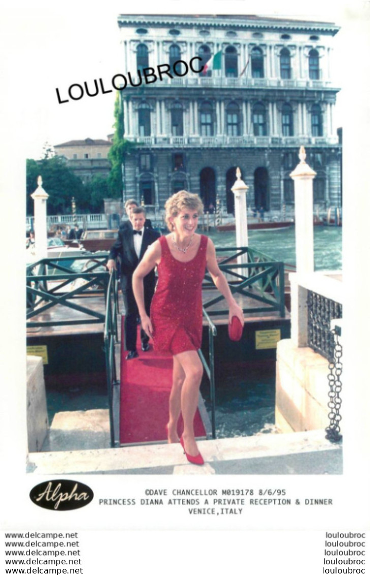 PHOTO DE PRESSE ORIGINALE LADY DIANA SPENCER A VENISE EN 1995 PHOTO AGENCE  ANGELI 21X15CM R1 - Personalidades Famosas