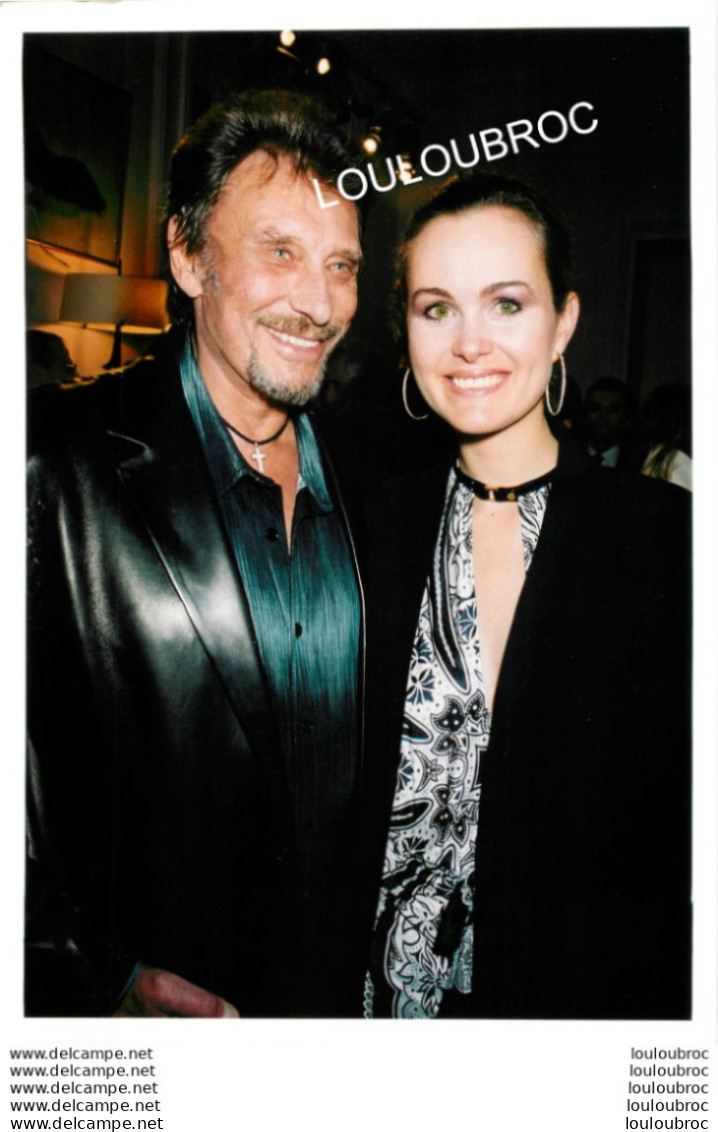 JOHNNY HALLYDAY ET LAETICIA 03/2004 SALONS ROGER VIVIER PHOTO AGENCE ANGELI 30X21CM R1 - Personalidades Famosas