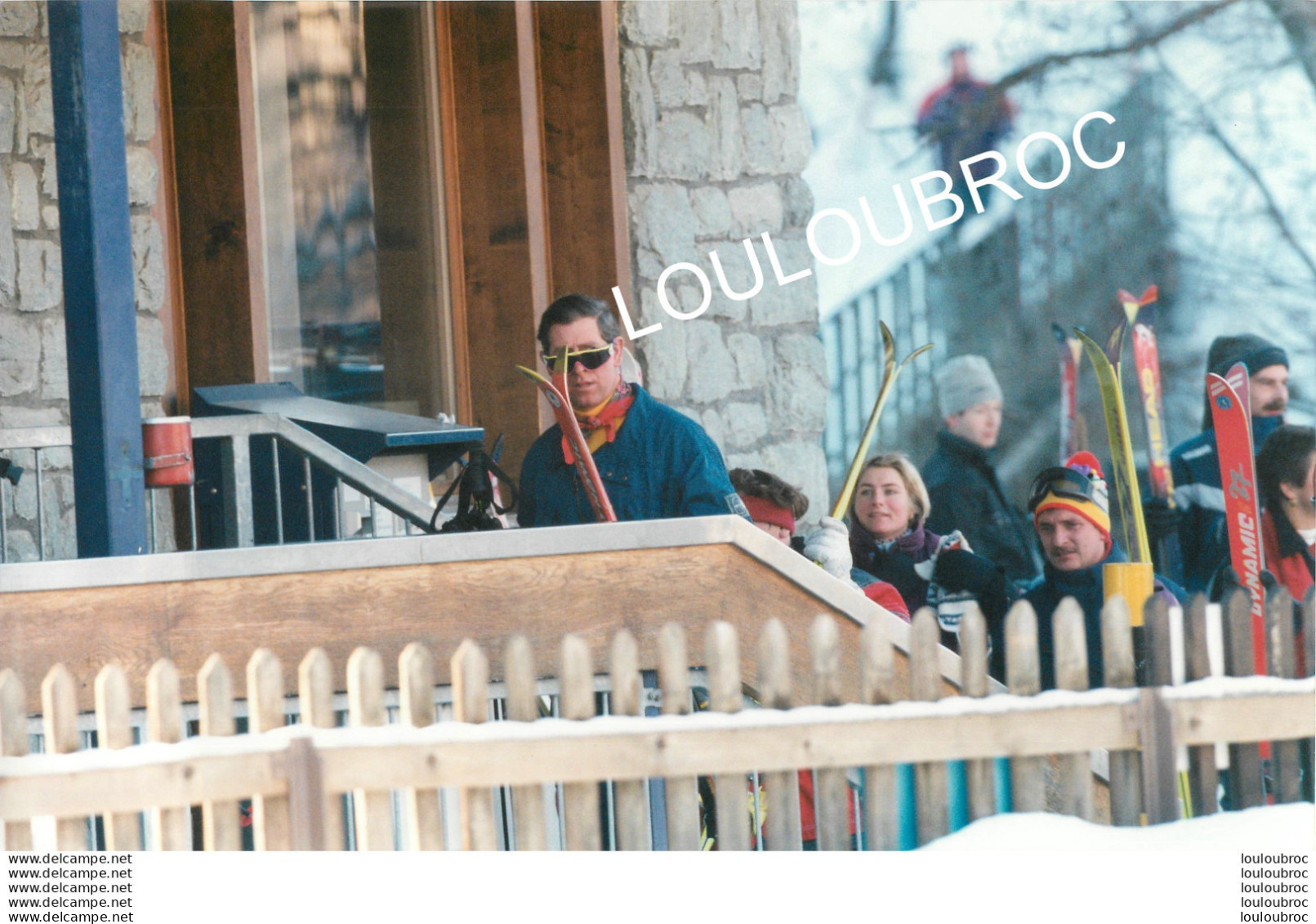 LE PRINCE CHARLES ET LE PRINCE HARRY A KLOSTERS 1997 PHOTO DE PRESSE AGENCE ANGELI  27X18CM R5 - Famous People