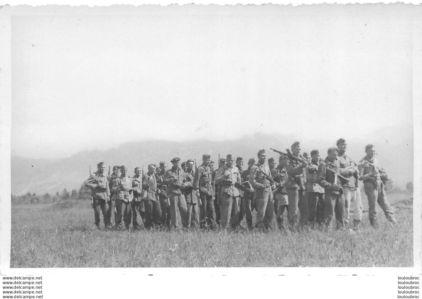 CARTE PHOTO YOUGOSLAVIE SOLDATS YOUGOSLAVES SECONDE GUERRE MONDIALE R49 - Guerra 1939-45