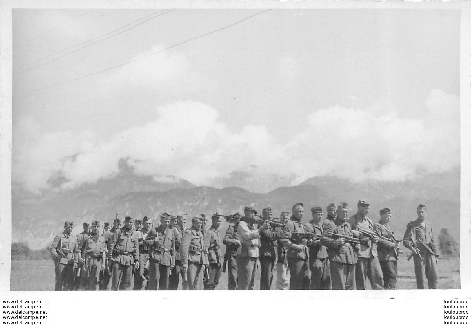 CARTE PHOTO YOUGOSLAVIE SOLDATS YOUGOSLAVES SECONDE GUERRE MONDIALE R28 - Oorlog 1939-45