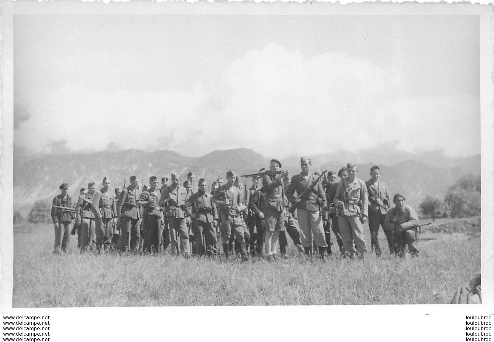 CARTE PHOTO YOUGOSLAVIE SOLDATS YOUGOSLAVES SECONDE GUERRE MONDIALE R26 - Oorlog 1939-45