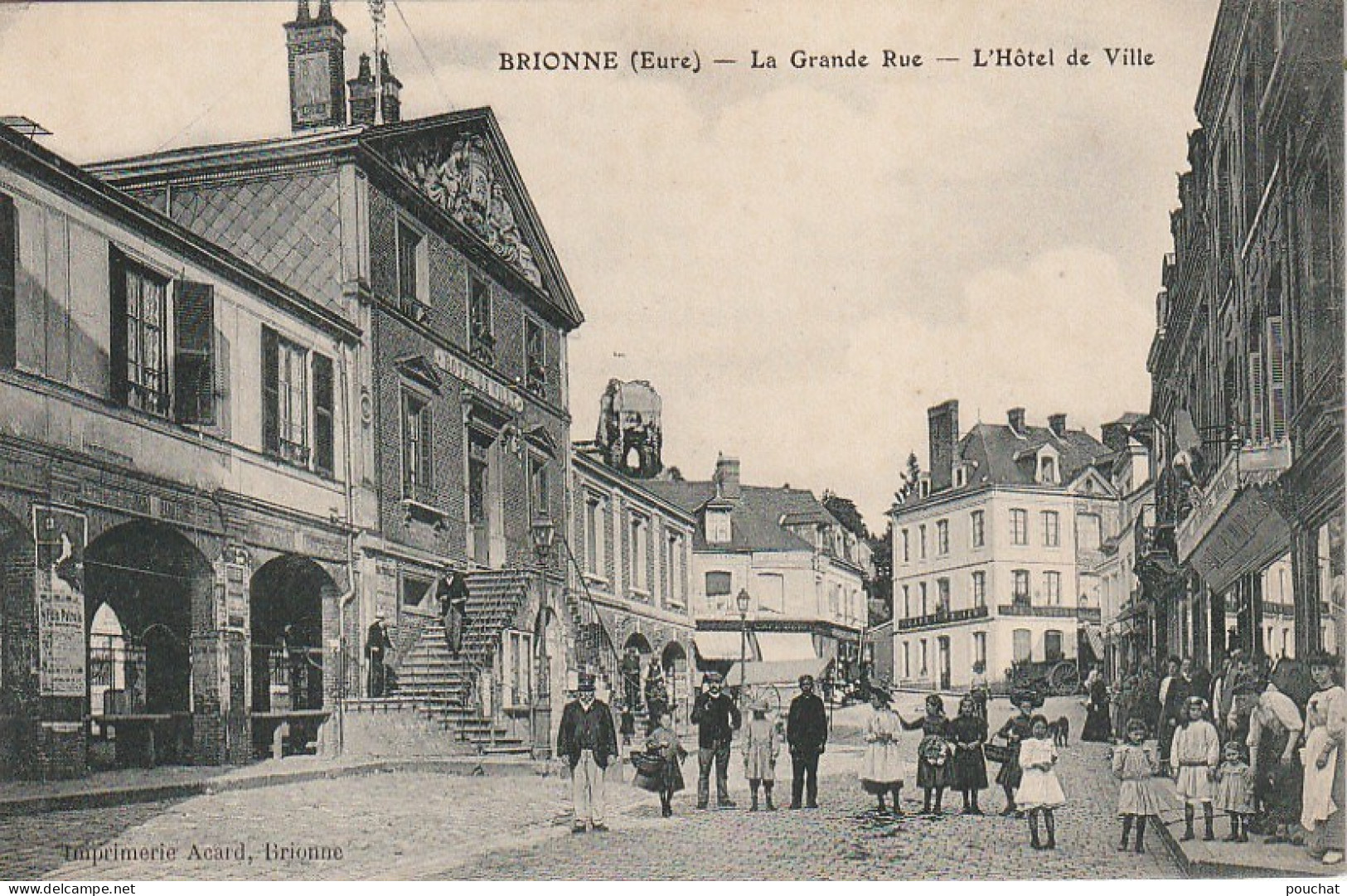 BE21 -(27) BRIONNE  -  LA GRANDE RUE  -  L ' HOTEL DE VILLE - ANIMATION -  COMMERCES - IMP. ACARD , BRIONNE   2 SCANS - Andere & Zonder Classificatie