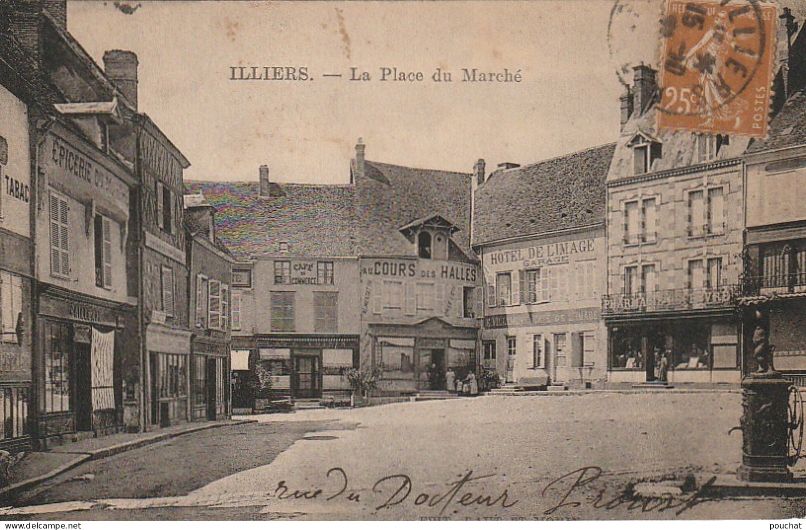 BE23 -(28) ILLIERS - LA PLACE DU MARCHE   -  COMMERCES : CAFE , EPICERIE , PHARMACIE  .. 2 SCANS - Andere & Zonder Classificatie