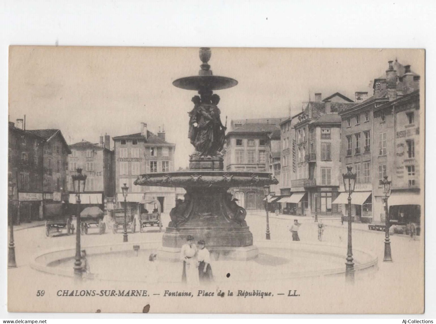 AJC - Chalons Sur Marne - Fontaine Place De La Republique - Châlons-sur-Marne