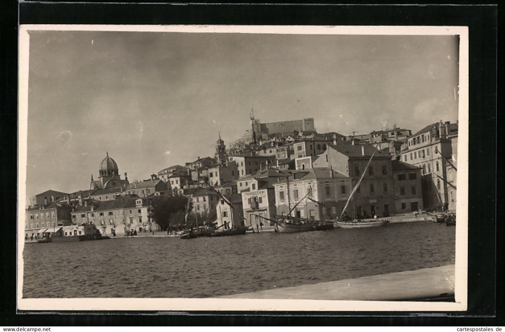 AK Sibenik, Teilansicht Der Ortschaft Am Wasser  - Kroatië