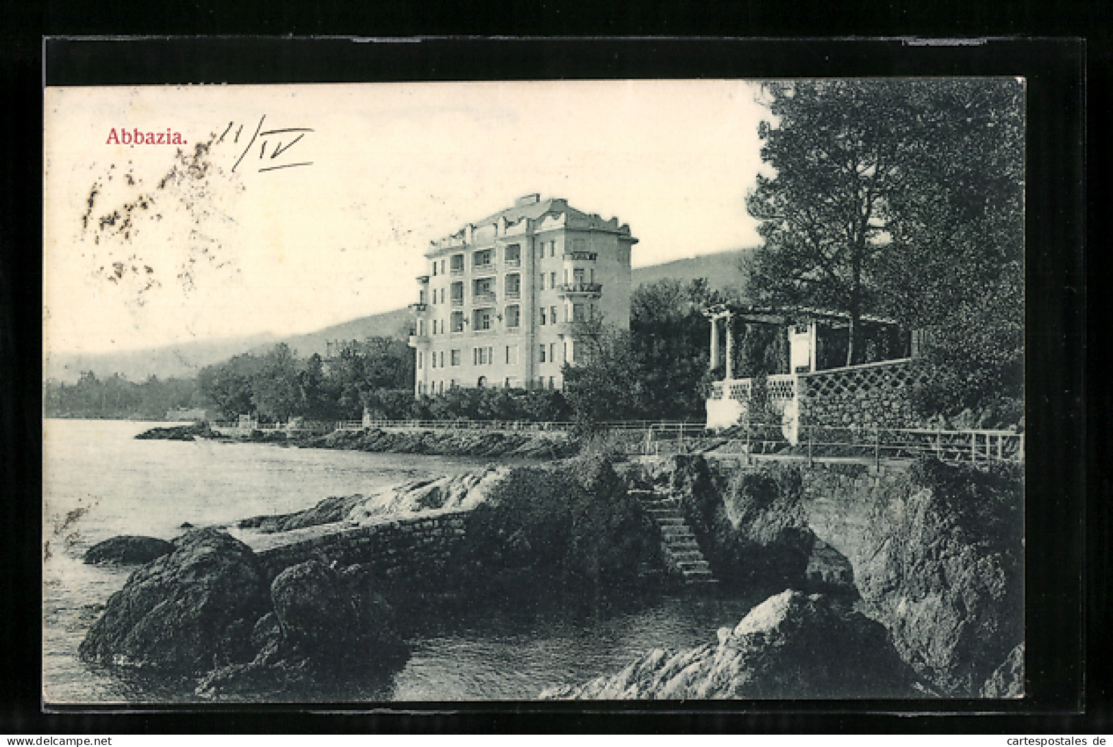 AK Abbazia, Küstenpartie Mit Blick Zu Einem Hotel  - Kroatië