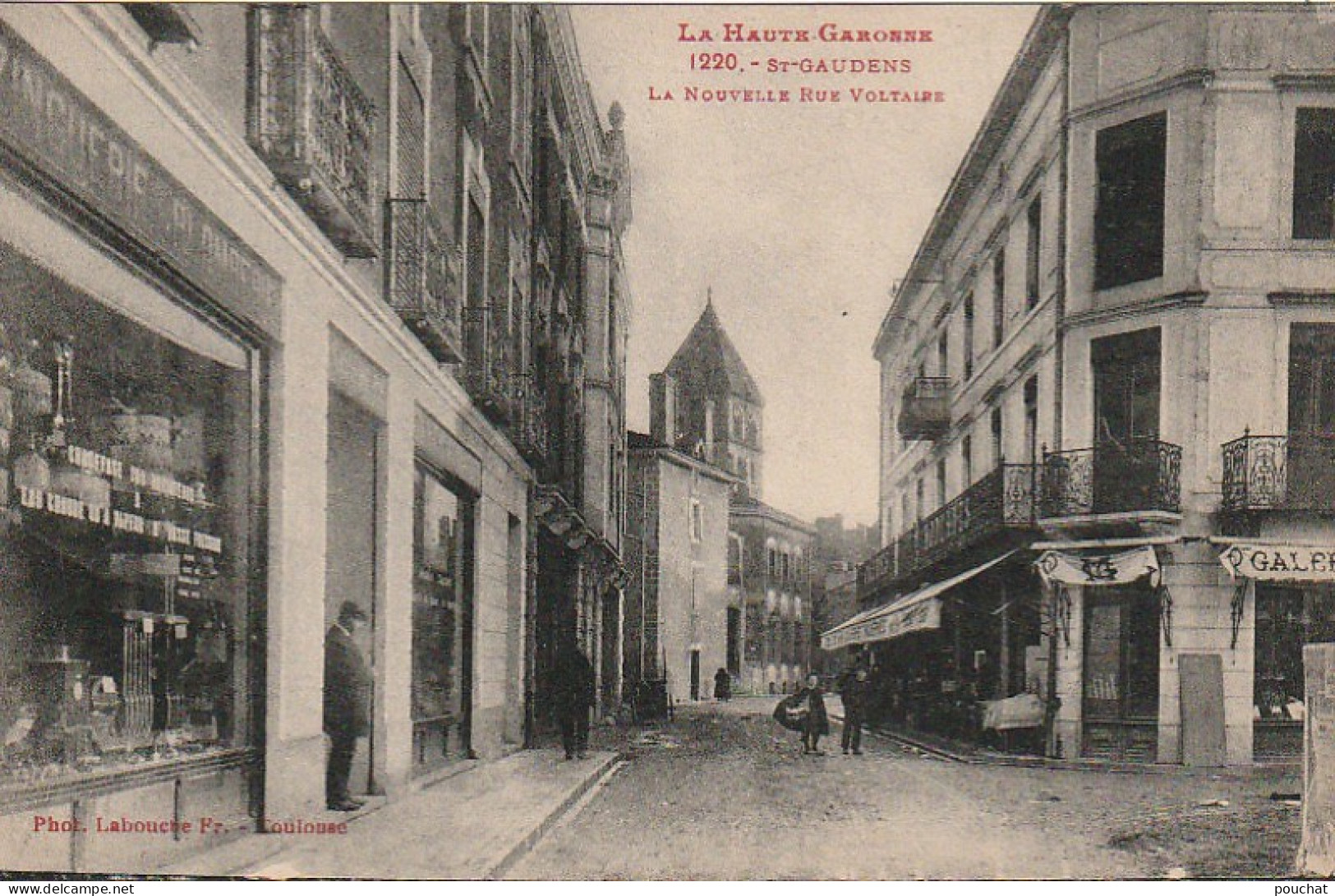 CE17 -(31) SAINT GAUDENS  -  LA NOUVELLE RUE VOLTAIRE  -  COMMERCES  -  2 SCANS - Saint Gaudens