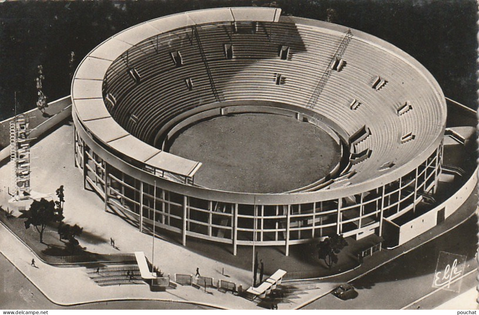 CE19 -(31) TOULOUSE - LES ARENES DU " SOLEIL D ' OR " ( ARCHITECTE J. MONTIER ) - MAQUETTE -   2 SCANS - Toulouse