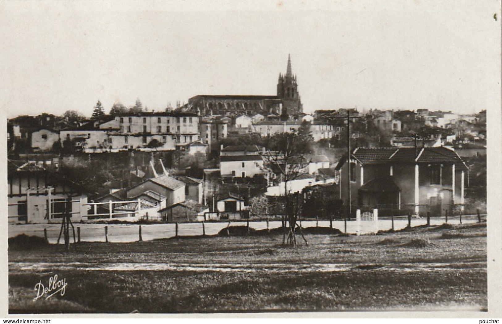 CE25 -(33) BAZAS  - VUE PANORAMIQUE ET ROUTE D ' AUROS - EDIT. DELBOY , BORDEAUX - 2 SCANS - Bazas