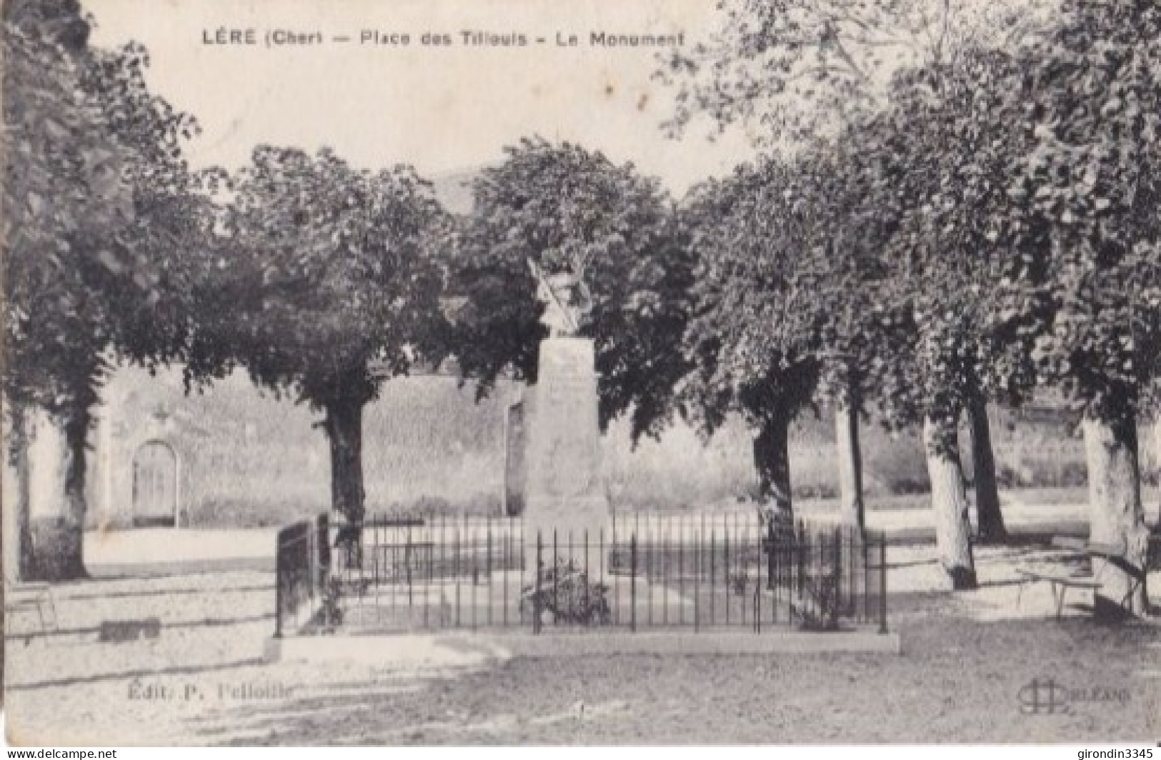 BERRY LERE Place Des Tilleuls - Le Monument - Lere