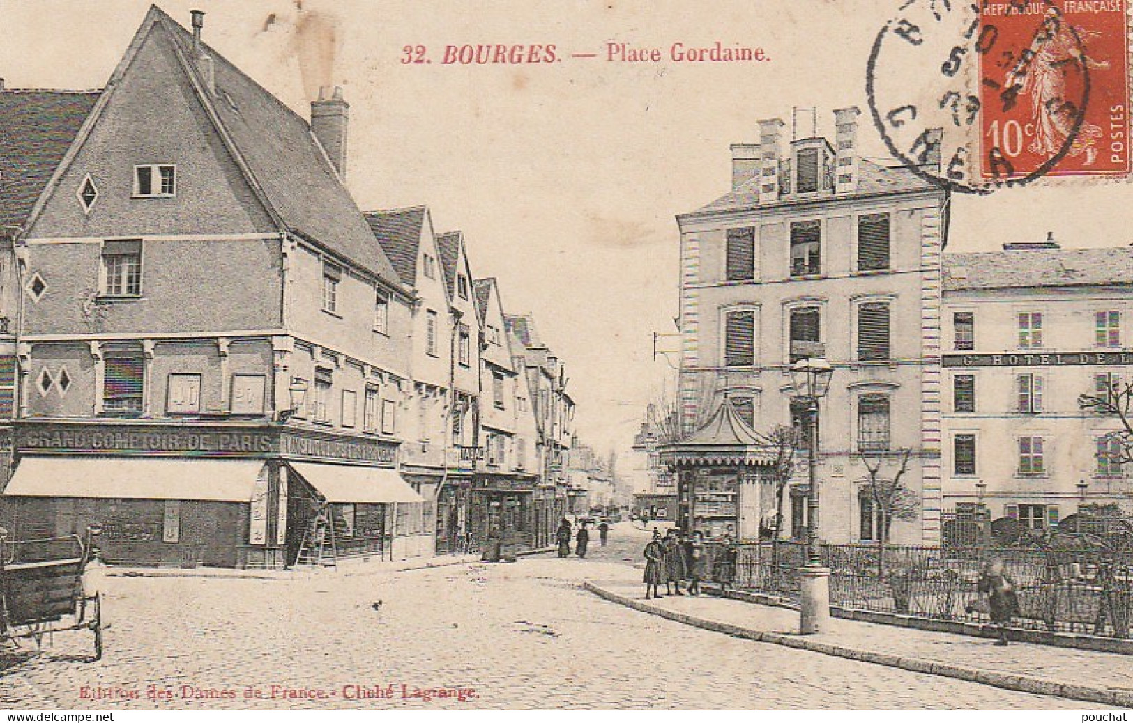 BE 1 -(18) BOURGES  - PLACE GORDAINE - ANIMATION - COMMERCE  VINS ET LIQUEURS  -  HOTEL  -  2 SCANS - Bourges