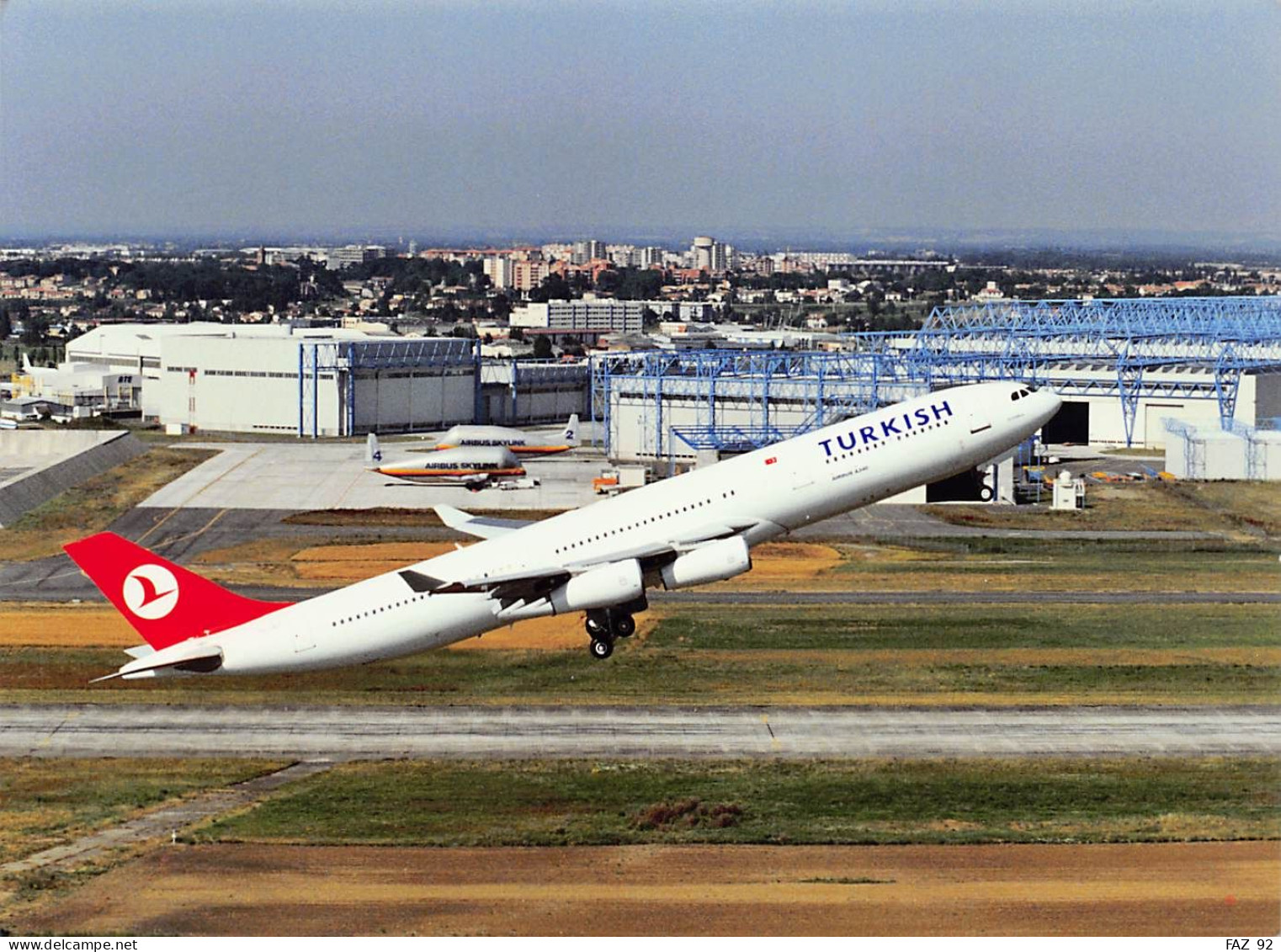 Airbus First A340 In Turkish Hava Yollari Colours - EBA - 180 X 130 Mm. - Photo Presse Originale - Luchtvaart