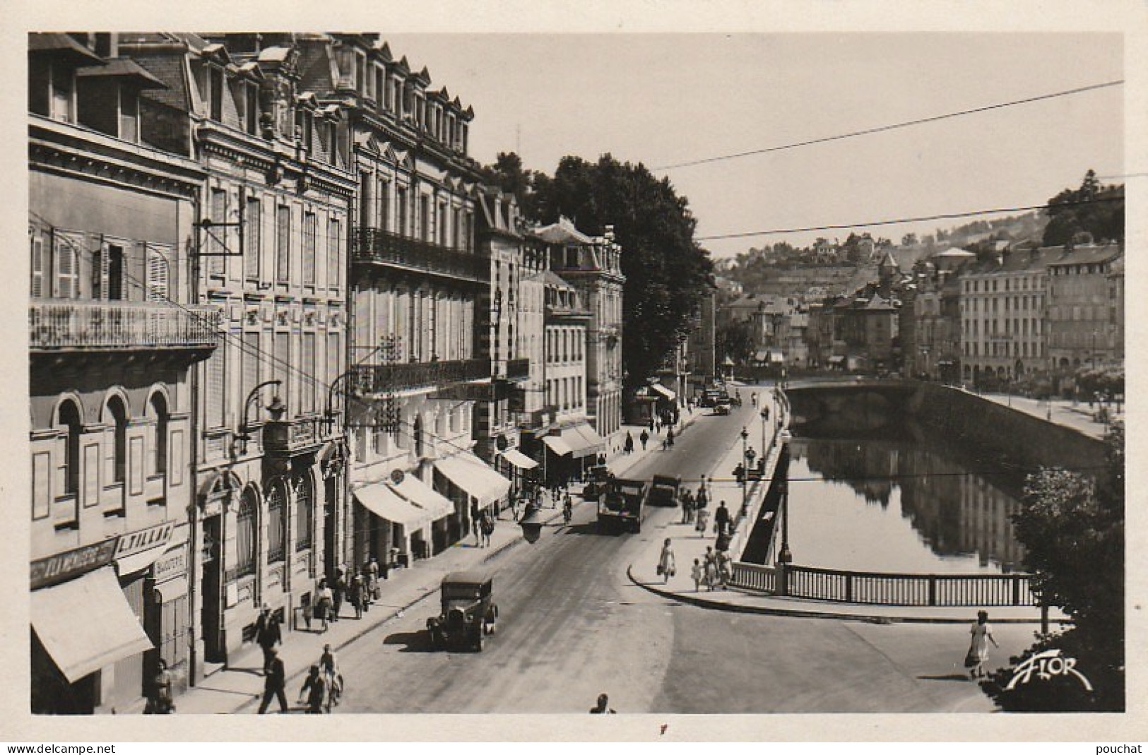 BE3 -(19) TULLE - LES QUAIS DE LA CORREZE -  AUTOMOBILES ANCIENNES  - HOTEL RESTAURANT  -2 SCANS - Tulle