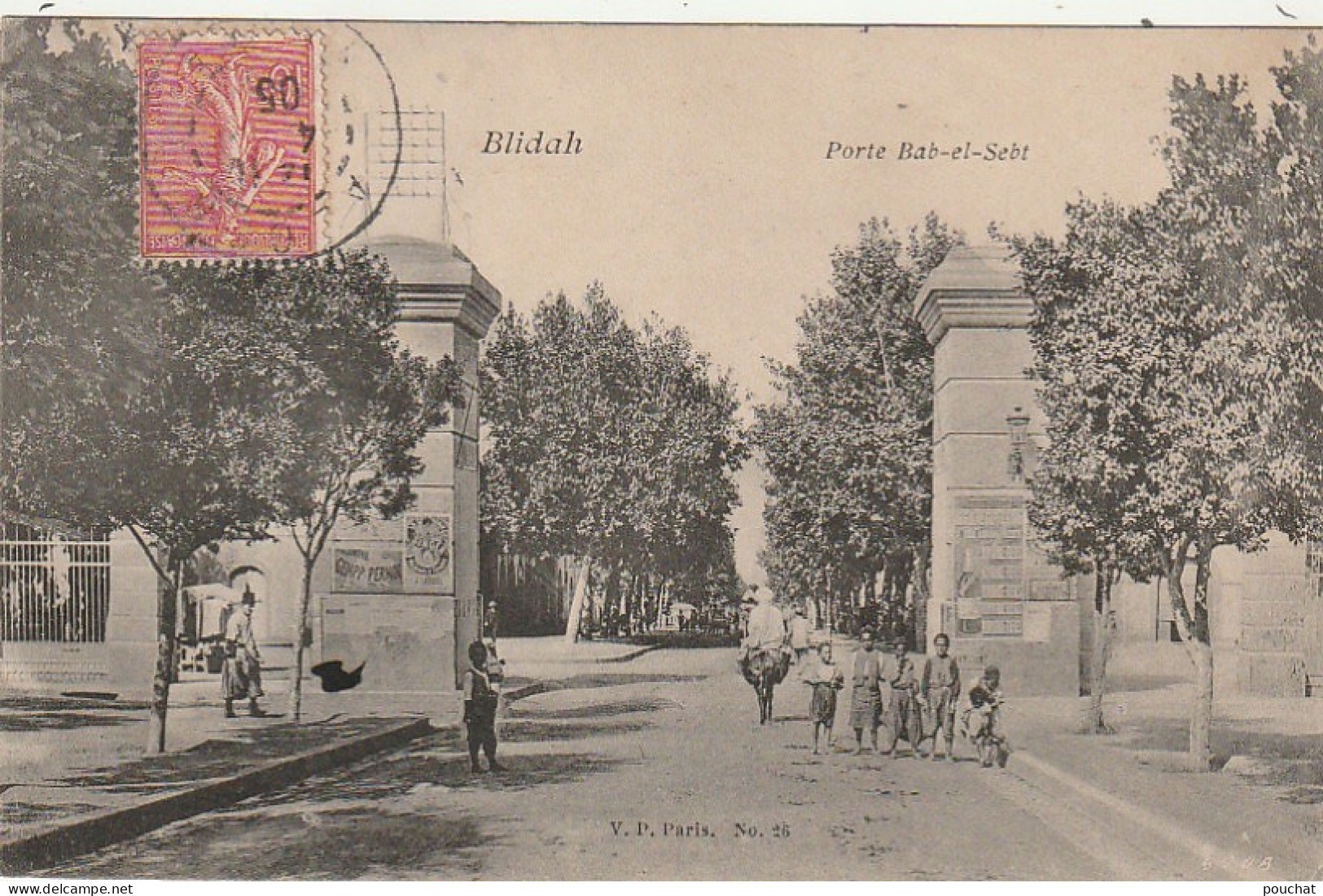 CE1 - BLIDAH  ( ALGERIE ) -  PORTE BAB EL SEBT - GROUPE D ' ENFANTS  - 2 SCANS - Blida