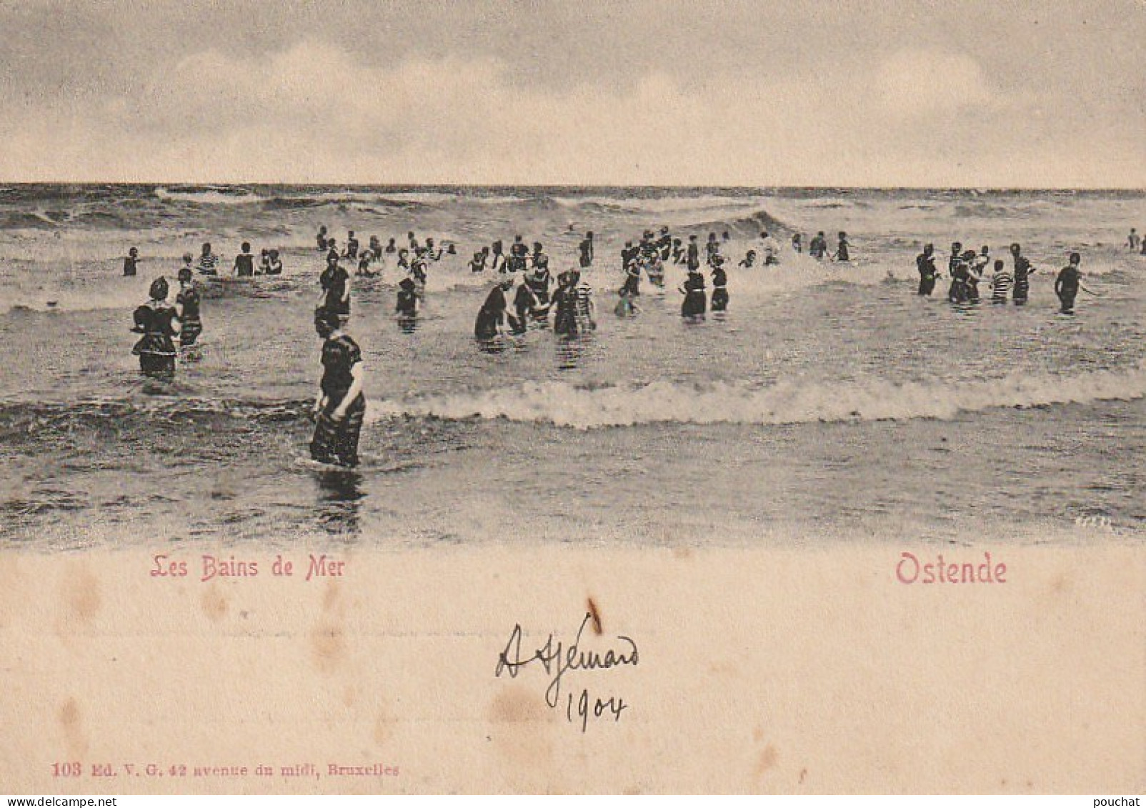 CE4 - OSTENDE ( BELGIQUE ) - LES BAINS DE MER  -  BAIGNEURS DANS LES VAGUES   -  2 SCANS - Oostende