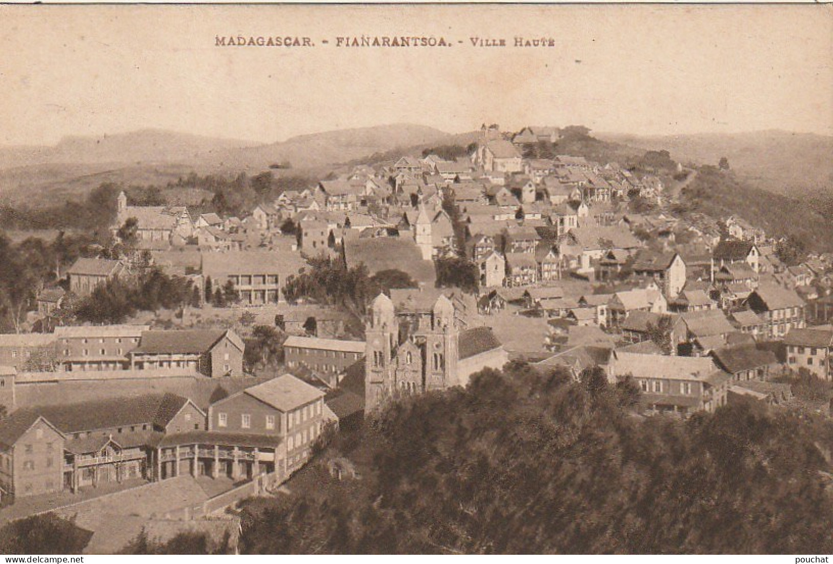 CE6 - FIANARANTSOA (  MADAGASCAR ) -  VILLE HAUTE  -  2 SCANS - Madagascar