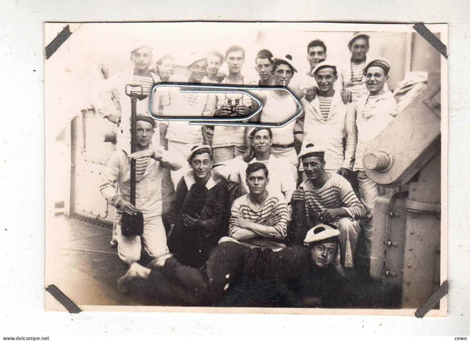 PHOTO NAVIRE DE GUERRE MARINS A BORD DU ESCORTEUR FOUGUEUX TOULON JUILLET 1933 - Barcos