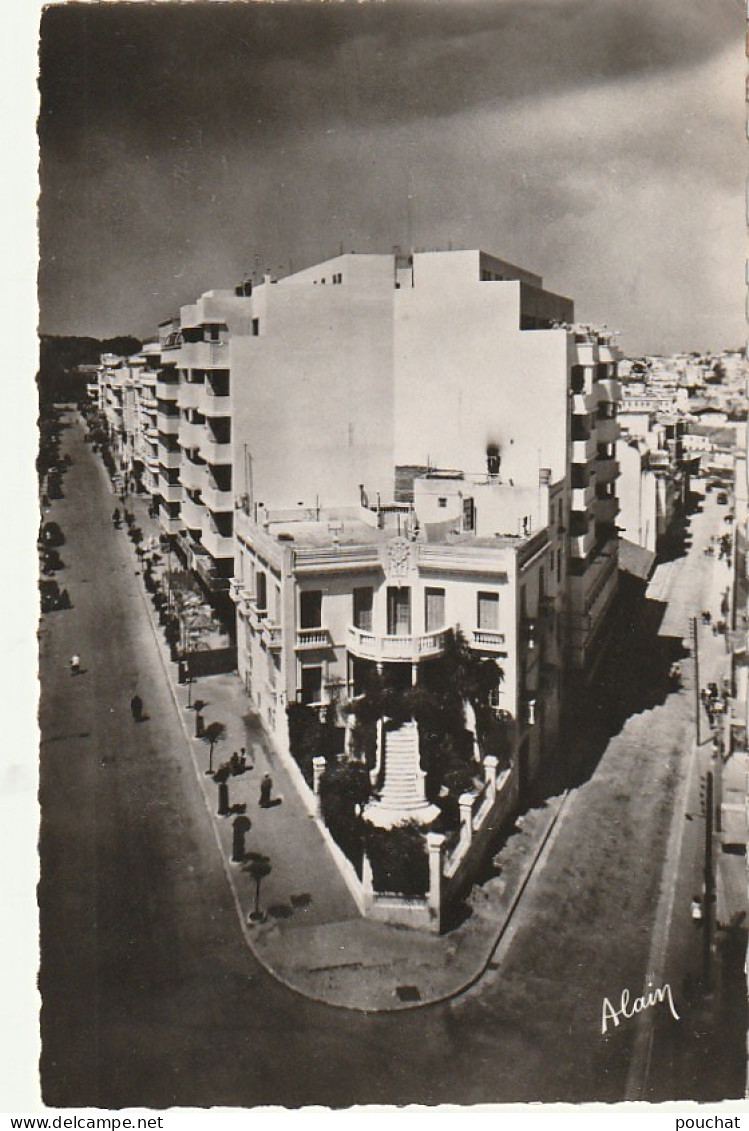 CE8  - TANGER ( MAROC ) -  UNE RUE SUR LE BOULEVARD  -  VUE AERIENNE   -  2 SCANS - Tanger