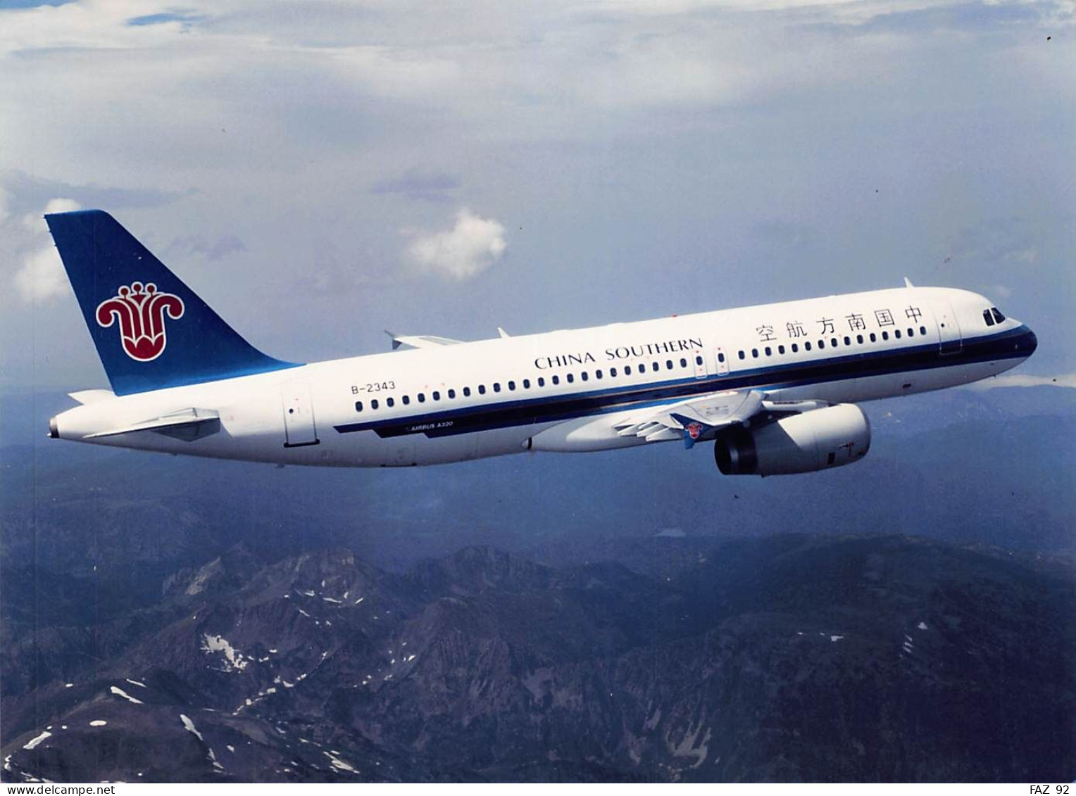 Airbus A320 In China Southern Colours - 180 X 130 Mm. - Photo Presse Originale - Aviación