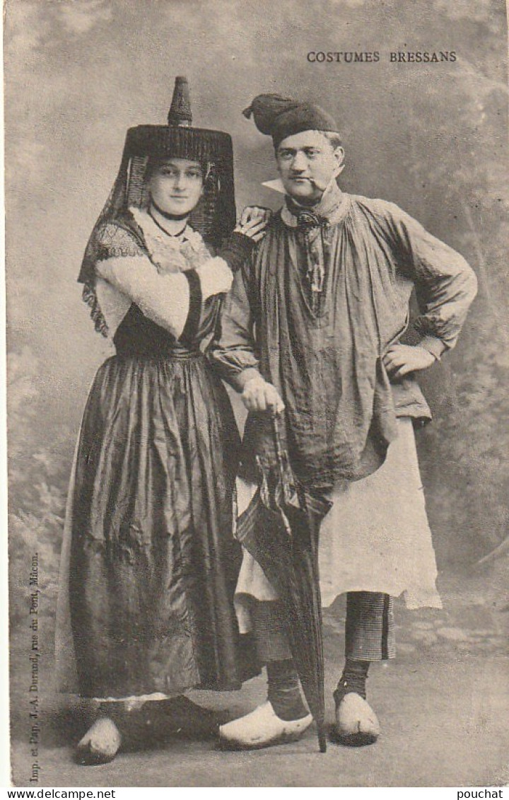 ALnw 3-(01) COSTUMES BRESSANS - COUPLE EN TENUE TRADITIONNELLE - 2 SCANS - Sin Clasificación