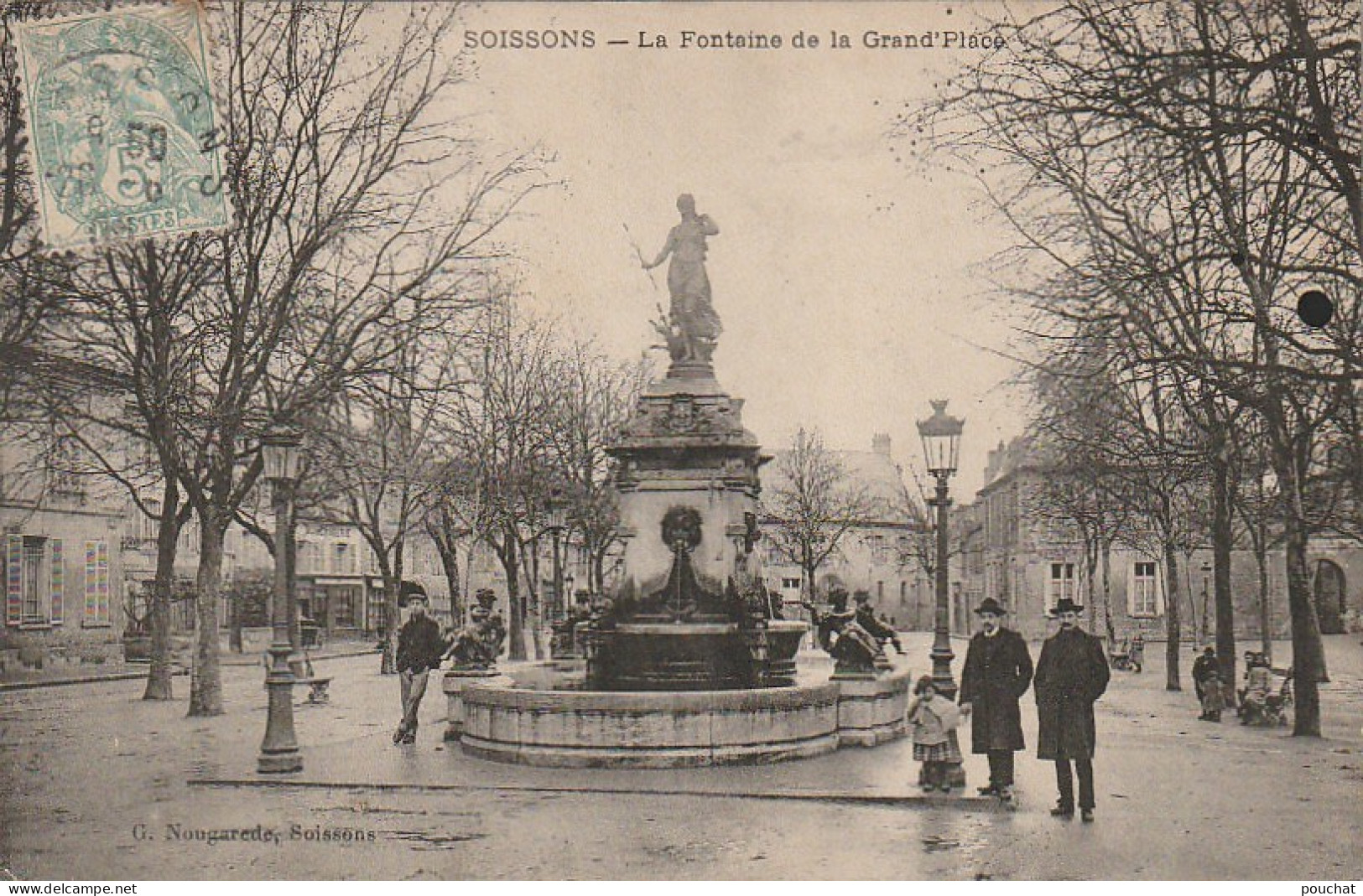 ALnw 4-(02) SOISSONS - LA FONTAINE DE LA GRAND PLACE - ANIMATION - 2 SCANS - Soissons