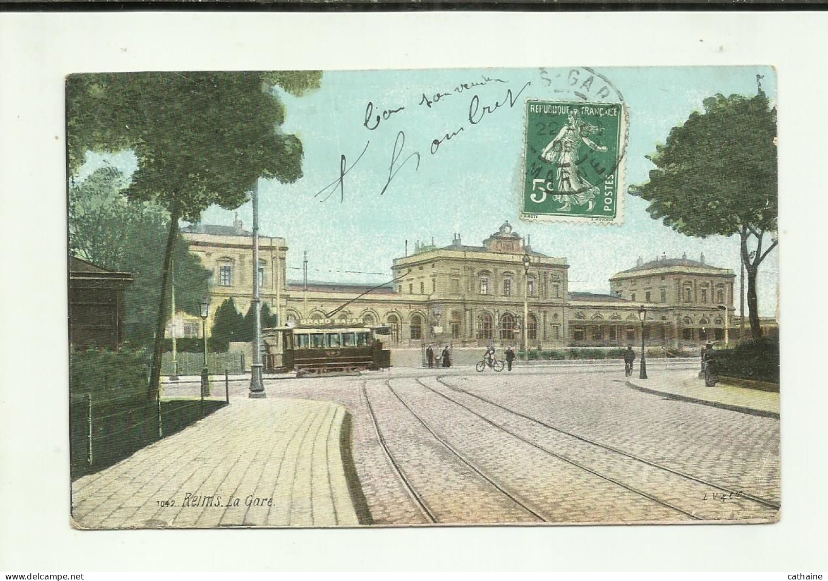 51 . REIMS . LA GARE . LE TRAMWAY A PLATE FORME . . 1909 - Reims