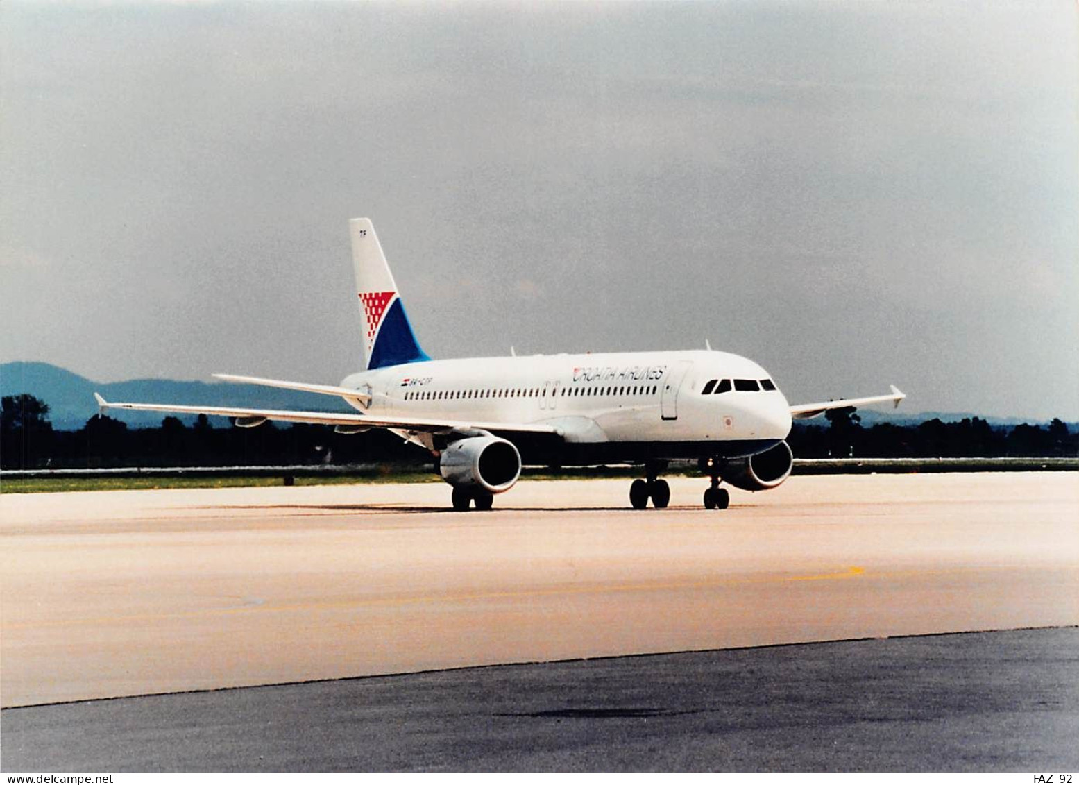 Airbus A320 In Croatia Airlines - 180 X 130 Mm. - Photo Presse Originale - Aviación