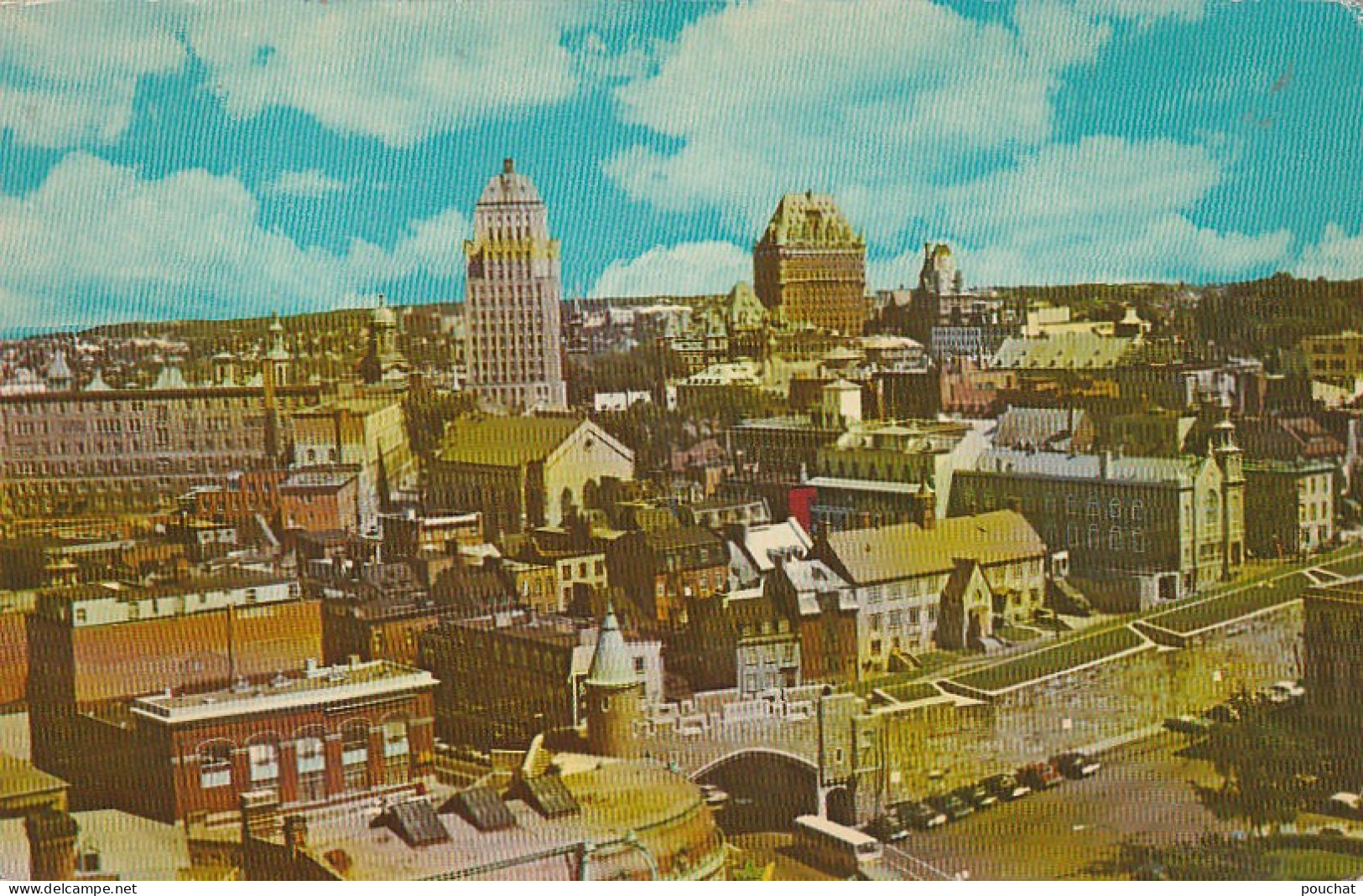 BE Nw2 -( CANADA )  VUE  SUR LE VIEUX QUEBEC - PARTIAL VIEW OF THE OLD CAPITAL CITY - 2 SCANS - Québec - La Cité