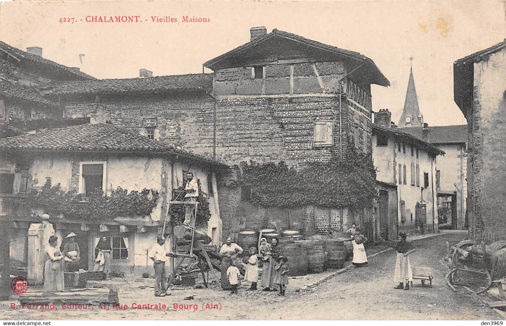 CHALAMONT (Ain) - Vieilles Maisons - Scieurs De Long, Tonneaux, Fontaine, Lavandière, Laveuse - Voyagé 1909 (2 Scans) - Zonder Classificatie