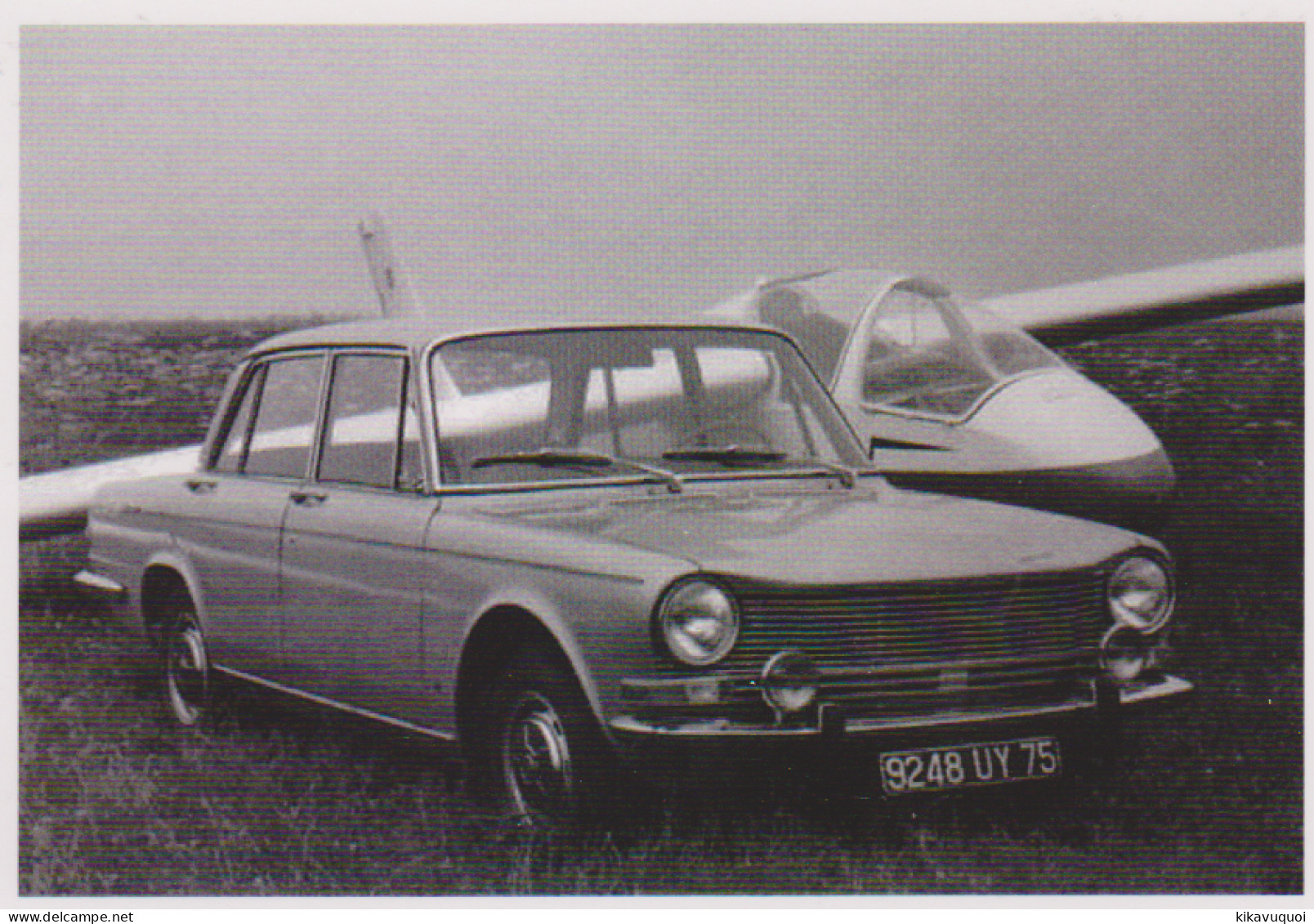 SIMCA 1501 AVEC AVION - CARTE POSTALE 10X15 CM NEUF - PKW