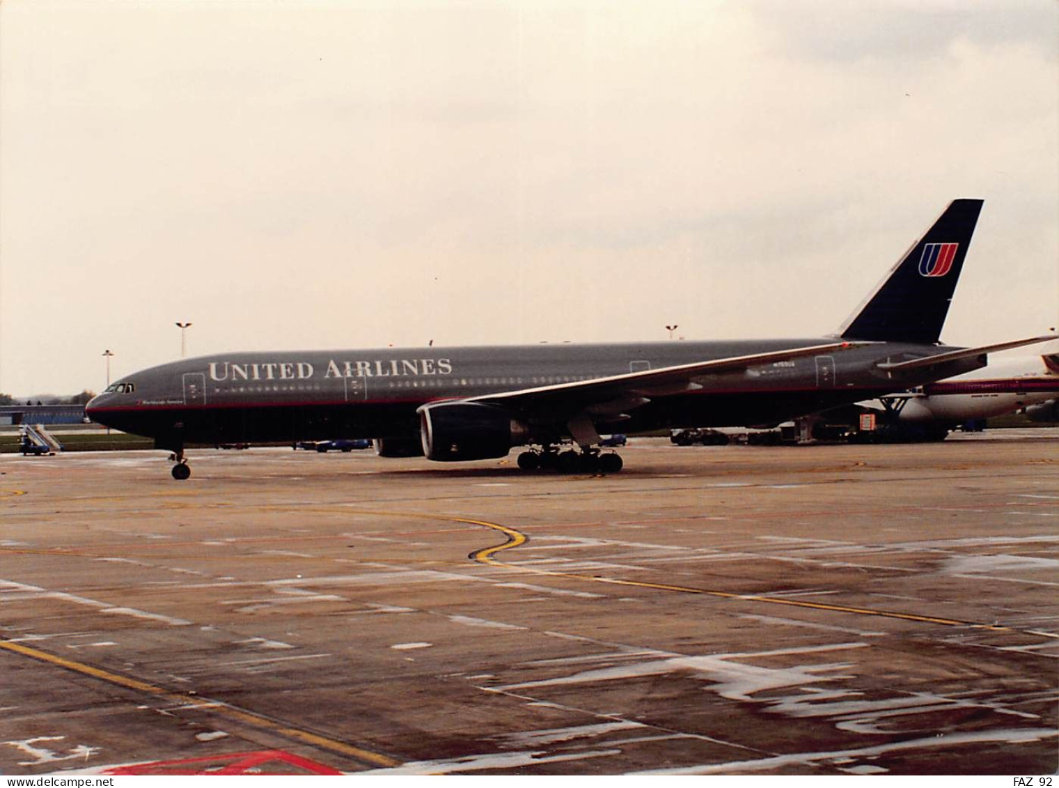 Boeing 777 United Airlines - 180 X 130 Mm. - Photo Presse Originale - Aviación