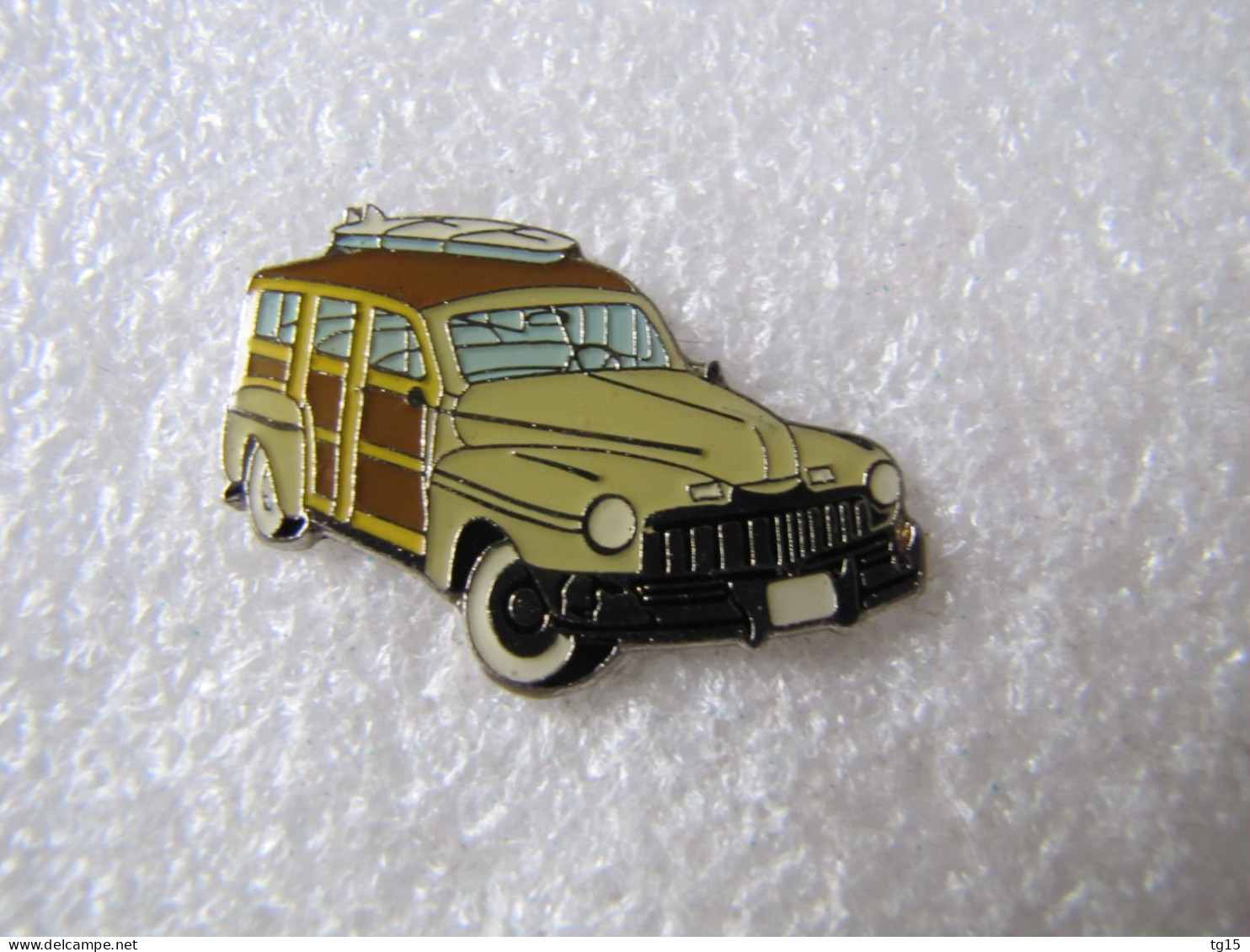 PIN'S   CHRYSLER  ROYALE  STATION  WAGON   WOODY   1949 - Otros & Sin Clasificación