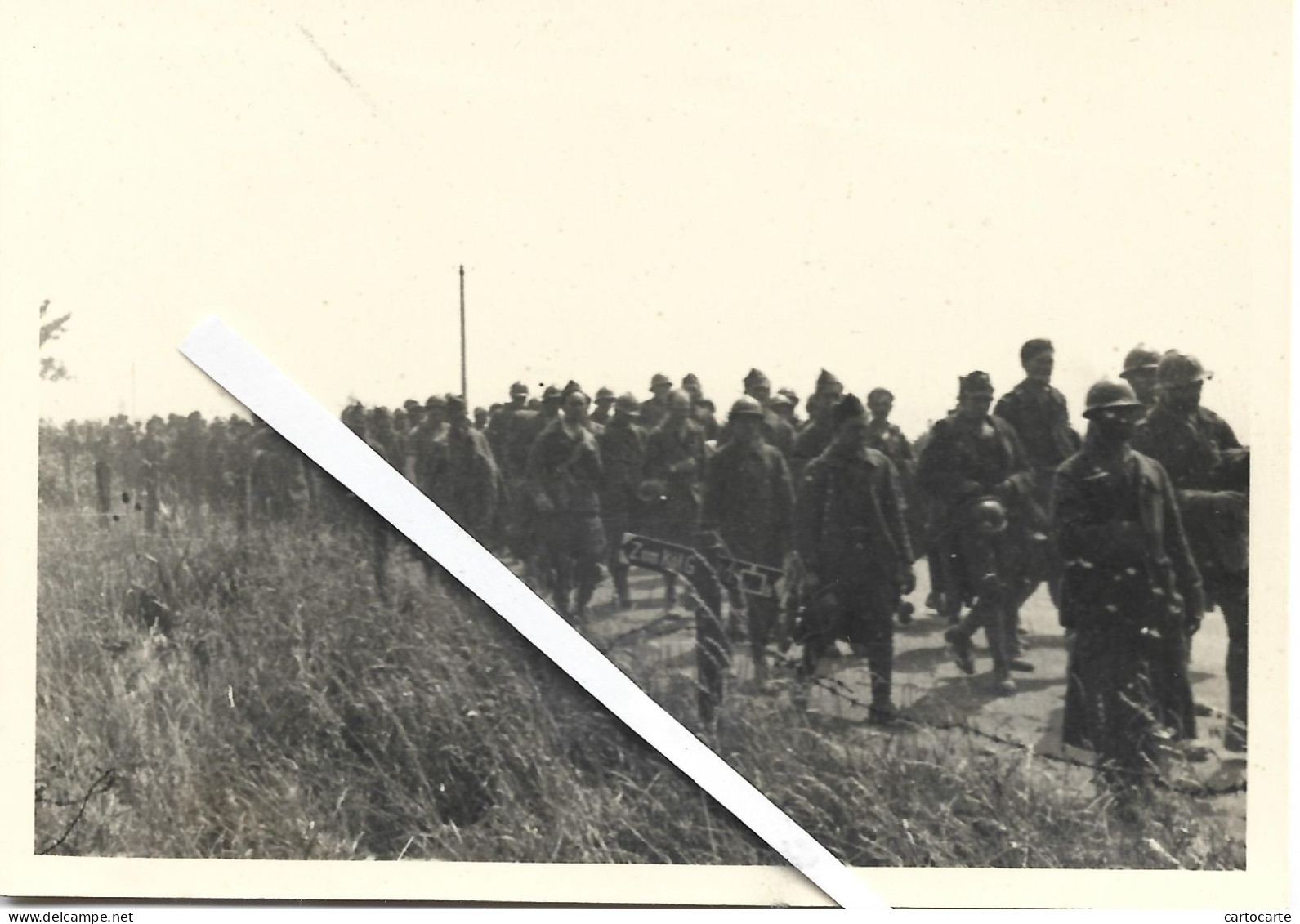 MIL 509 0424 WW2 WK2  CAMPAGNE DE FRANCE  SOLDATS  ALLEMANDS ET PRISONNIERS  1940 - Krieg, Militär
