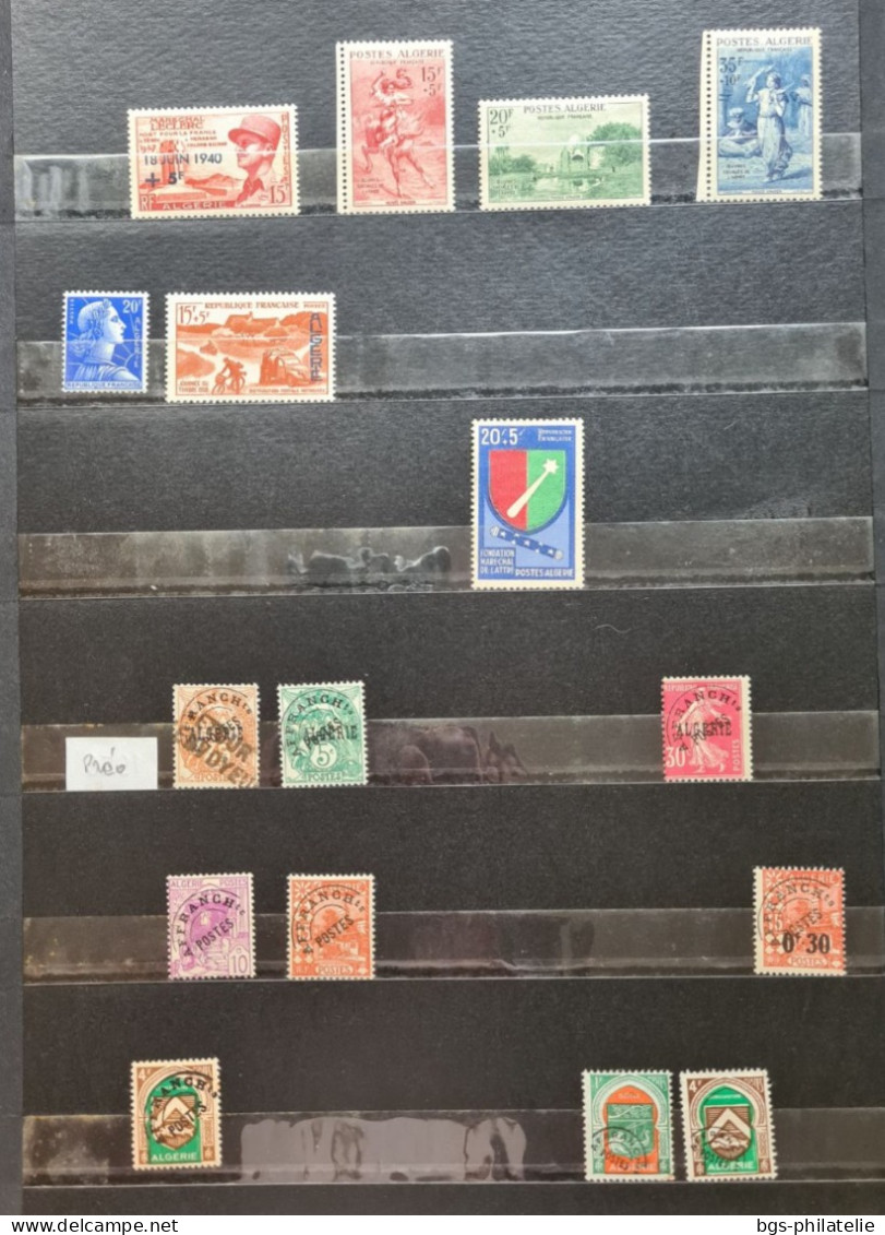 Collection de timbres d'Algérie neufs **, neufs * et quelques oblitérés.