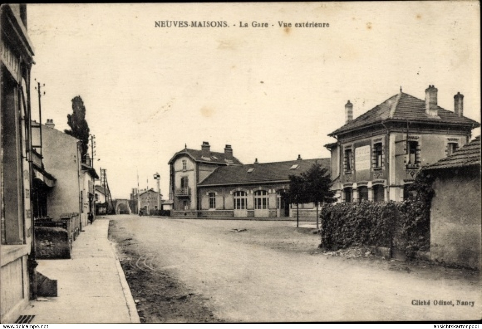 CPA Neuves Maisons Meurthe Et Moselle, La Gare, Außenansicht - Other & Unclassified
