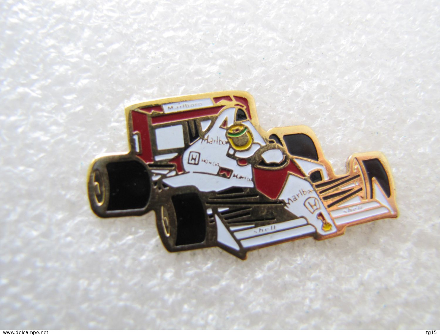 PIN'S    FORMULE 1   McLAREN  HONDA  AYRTON SENNA   MARLBORO - F1