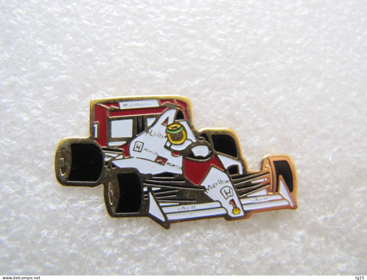 PIN'S    FORMULE 1   McLAREN  HONDA  AYRTON SENNA   MARLBORO - F1