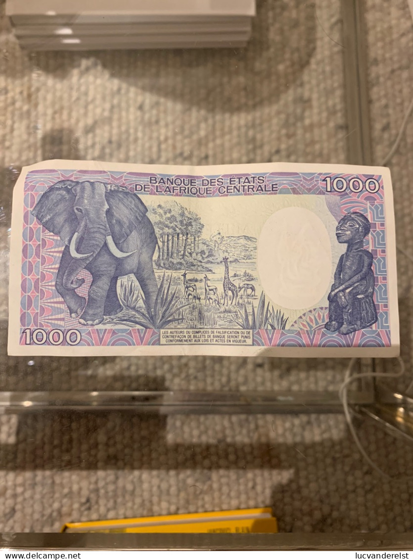 Superbe Billet De 1000 Francs Du Cameroun Datant De 1987 ! Billet Très Rare Et Très Bien Conservé ! - Cameroun