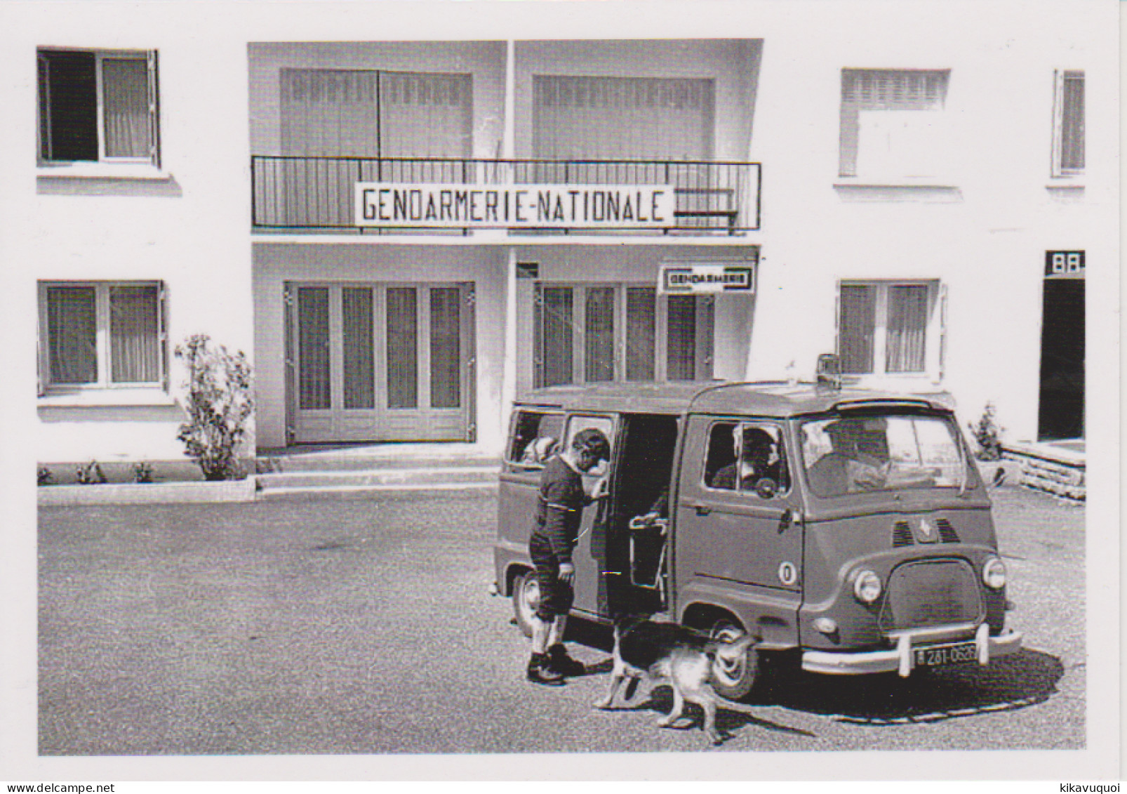 RENAULT ESTAFETTE GENDARMERIE NATIONALE - CARTE POSTALE 10X15 CM NEUF - Voitures De Tourisme